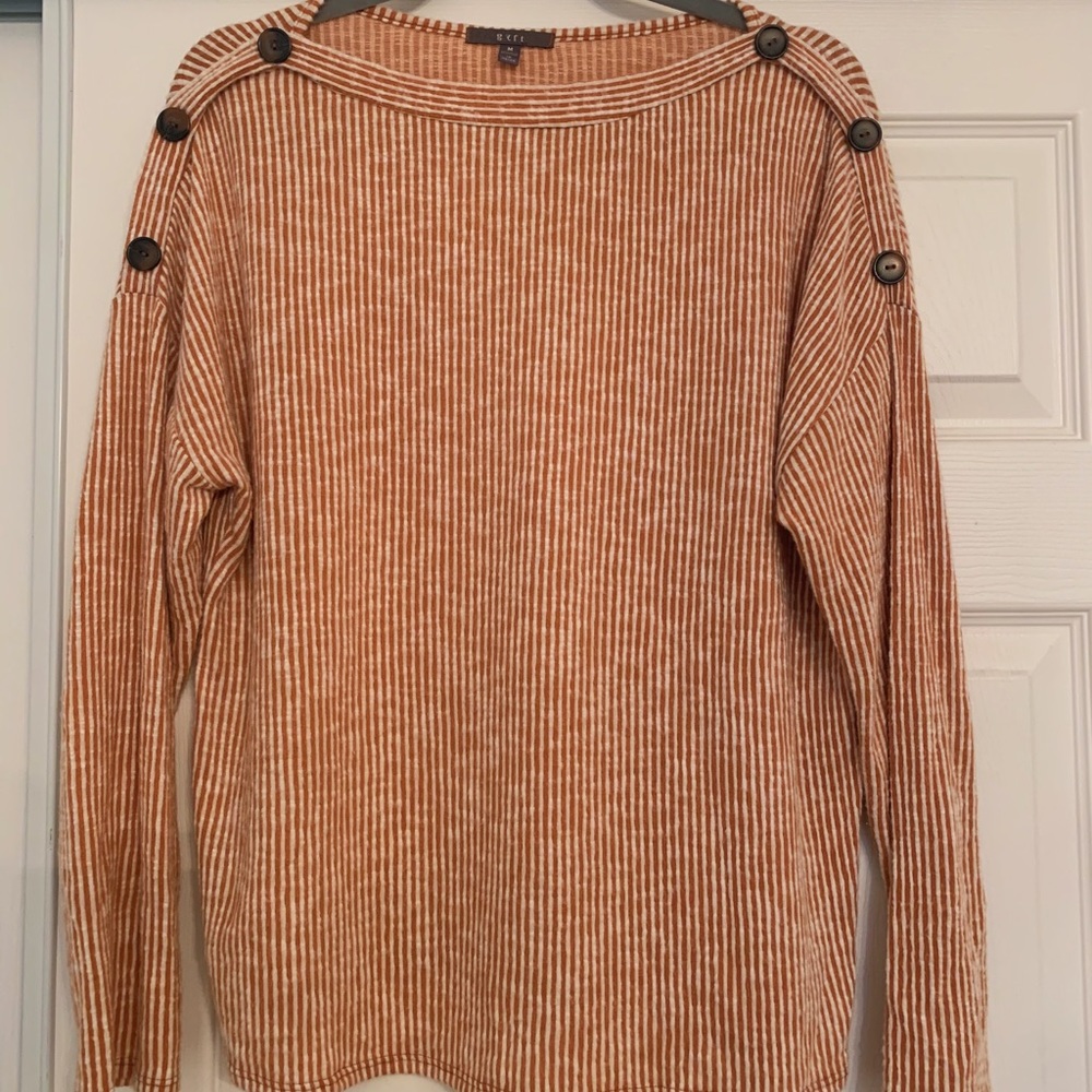 GYFT soft sweater